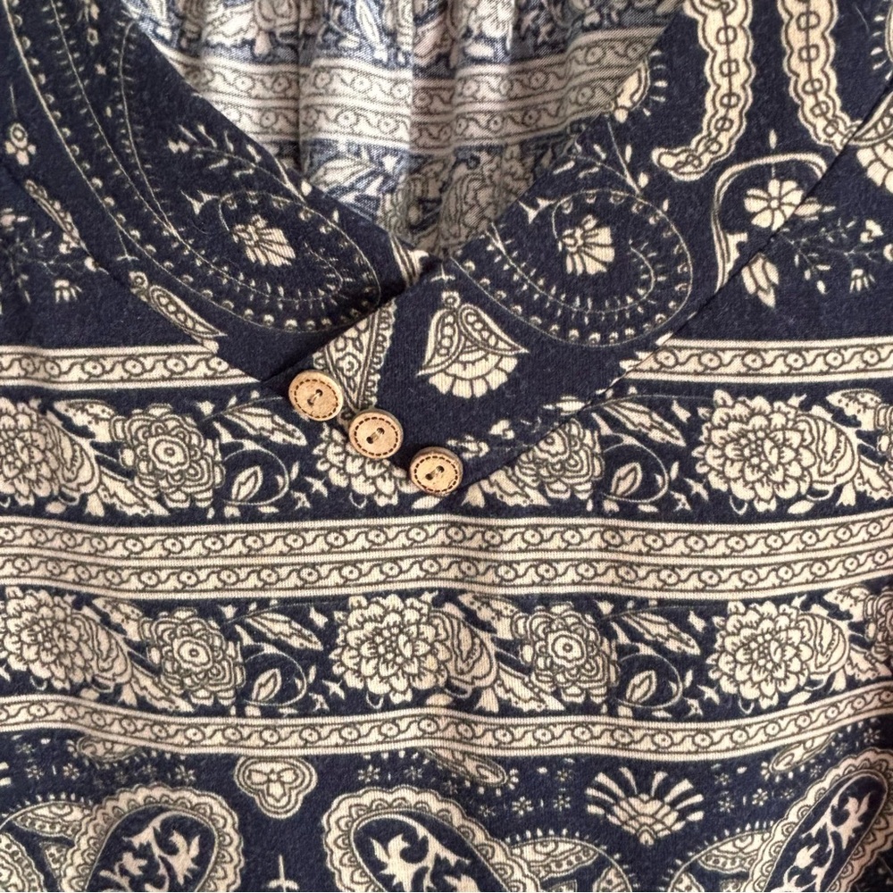 Vinmatto Women's Navy and Cream Patterned Women’s Top Size XL Short Sleeve EUC - Picture 4 of 8